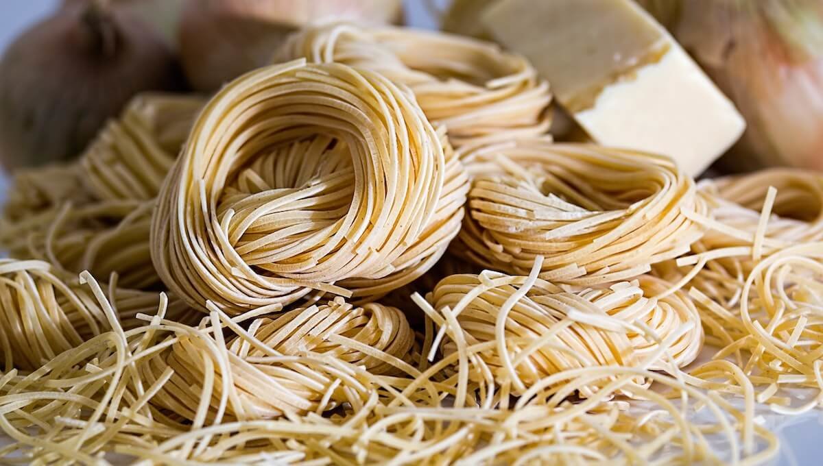 Irresistible pasta italiana antes de ser cocinada