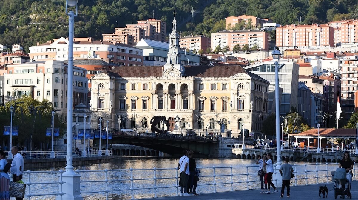 El Ayuntamiento aumenta hasta los 700 mil euros las subvenciones para el aprendizaje del euskera