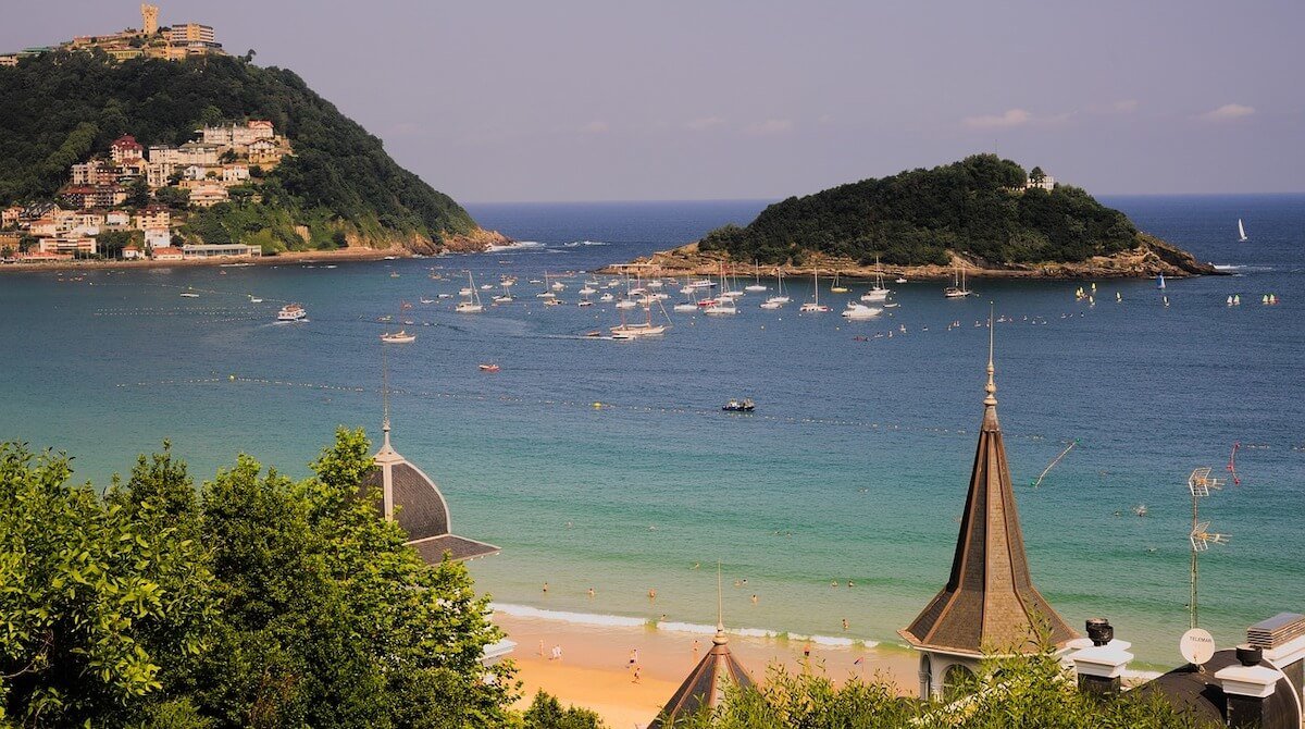 Discover how to travel from Bilbao to San Sebastian