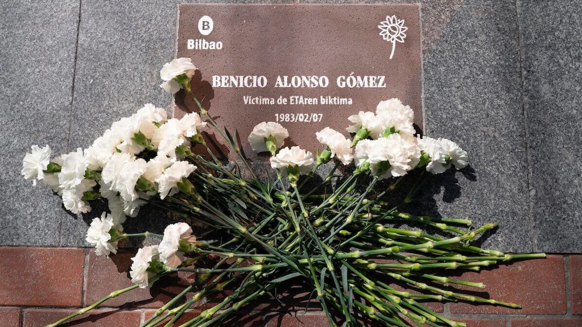 Placa homenaje Benicio Alonso Gómez