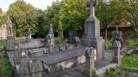 Imagen del cementerio de Bego&ntilde;a