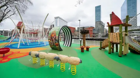 Culminan las obras del nuevo parque infantil de Campo Volat&iacute;n