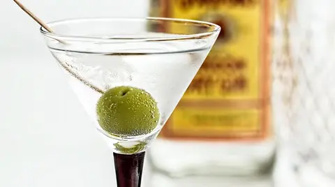 Disfruta de los cocteles de Monocromo Bilbao