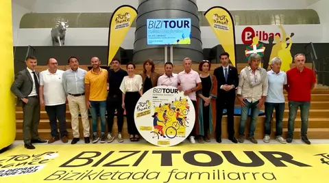 BiziTour celebra una fiesta de la bicicleta popular en familia