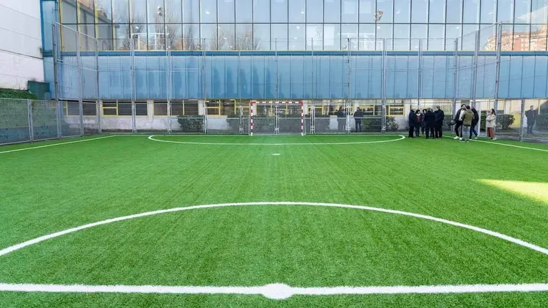 Imagen del polideportivo de Txurdinaga con las obras finalizadas, Bilbao.