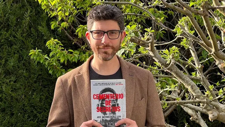 El autor de la novela &lsquo;Cementerio de secretos&rsquo;, Jos&eacute; Antonio P&eacute;rez Ledo