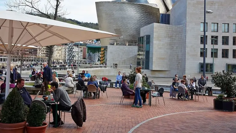 terrazas-hosteleria-bilbao-agosto
