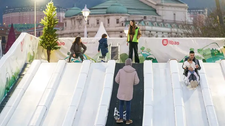 tobogan-pista-hielo-navidad-bilbao