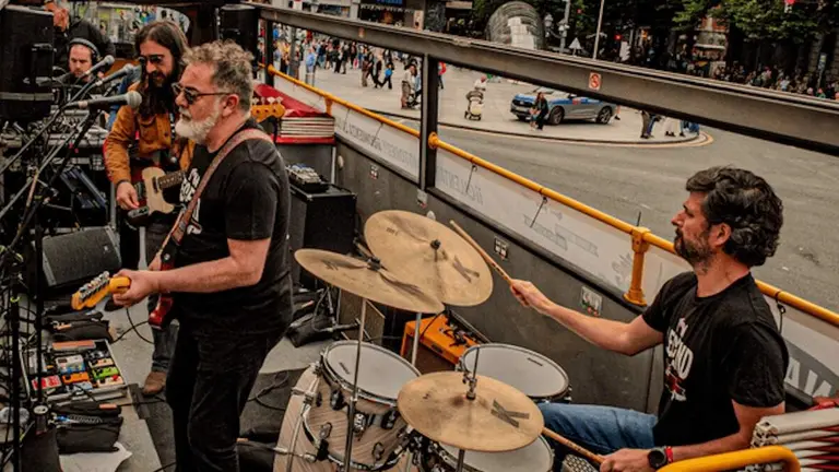 bbk-legends-bilbao-autobus-descapotable-